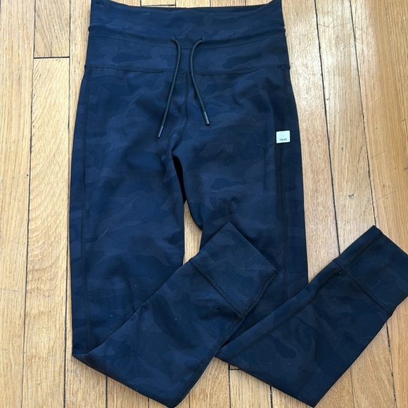 Vuori camo leggings size XS EUC - Picture 2 of 3